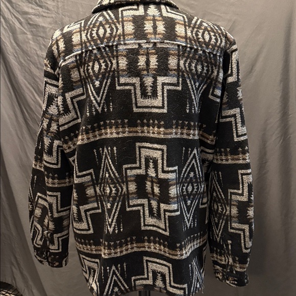 Geometric Patterned Jacket - Picture 4 of 5